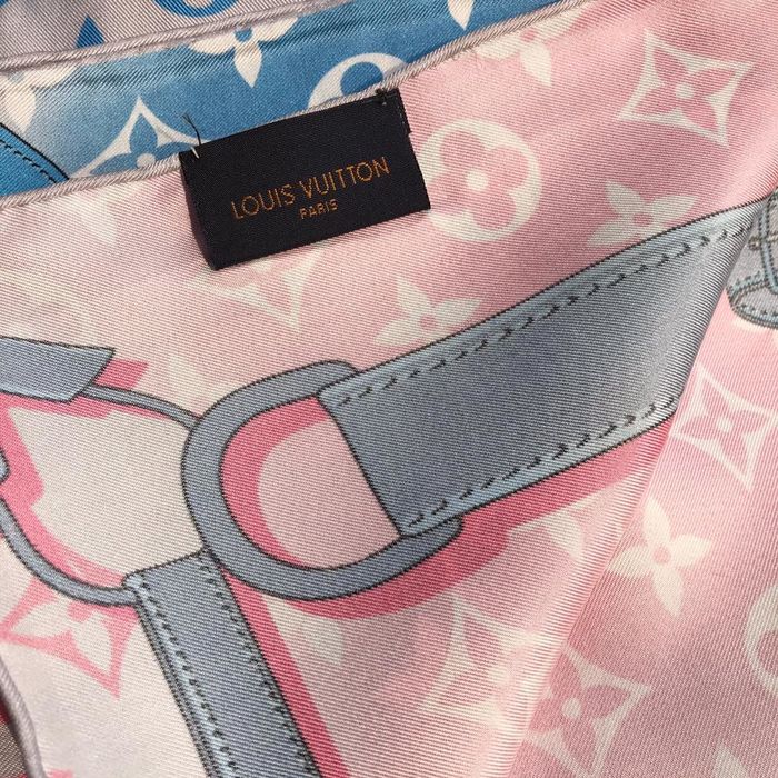 Louis Vuitton Scarf LVS00090